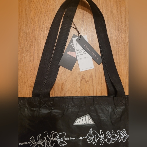 Aloha Collection- Lei Puamana-Special Edition Day tripper Tote - Picture 4 of 6